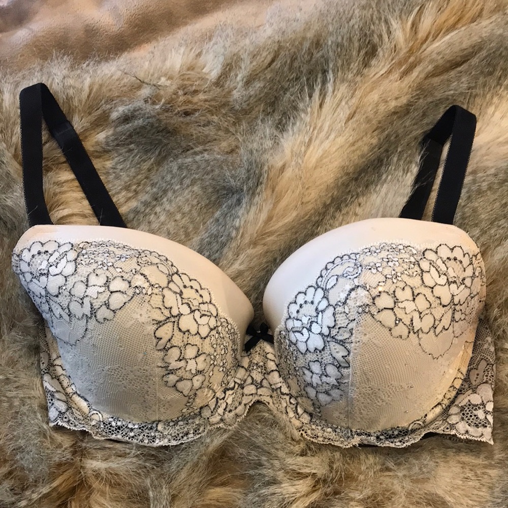 34DDD VS Bra
